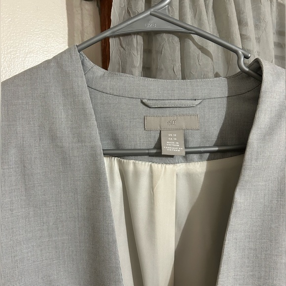 gray blazer - Picture 2 of 4